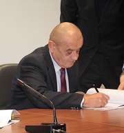 733ae156-1077-4af8-8004-90fab1fcfff6 -mala